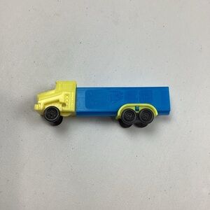 Vintage PEZ Dispenser SEMI Truck No Feet Slovenia
